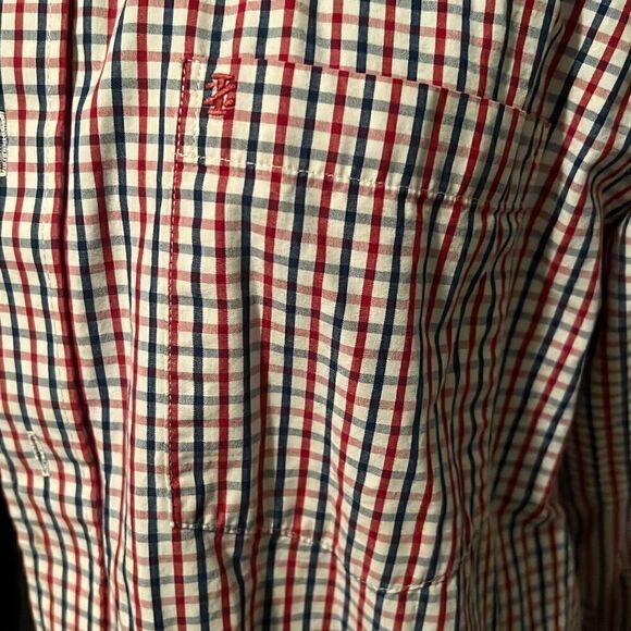 Izod Men’s Multicolored Striped pattern Button Down Shirt - Picture 2 of 10